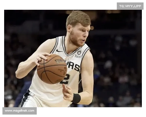 美记报道:戴维斯-贝尔坦斯不选择执行提前终止合同选项,离队可能性增大 美记报道:戴维斯-贝尔坦斯不选择执行提前终止合同选项,离队可能性增大