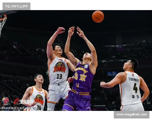 NBL常规赛第十三轮五佳球第五位:何焱击地妙传助攻队友暴扣,精彩瞬间回顾 NBL常规赛第十三轮五佳球第五位:何焱击地妙传助攻队友暴扣,精彩瞬间回顾